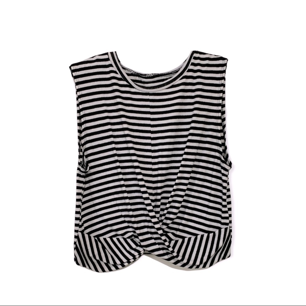 BLACK/WHITE STRIPED FRONT TWIST TOP
